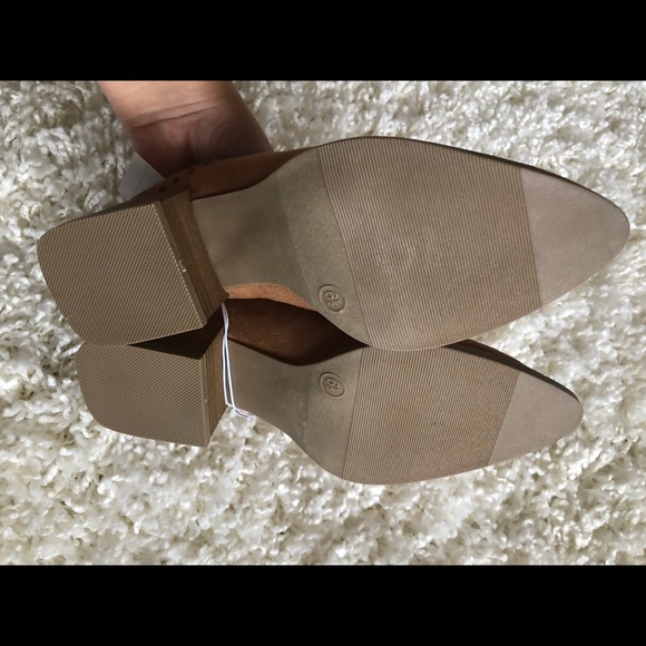 💓SOLD - Crista Cognac Studded Pointed Toe Heeled - Picture 6 of 7